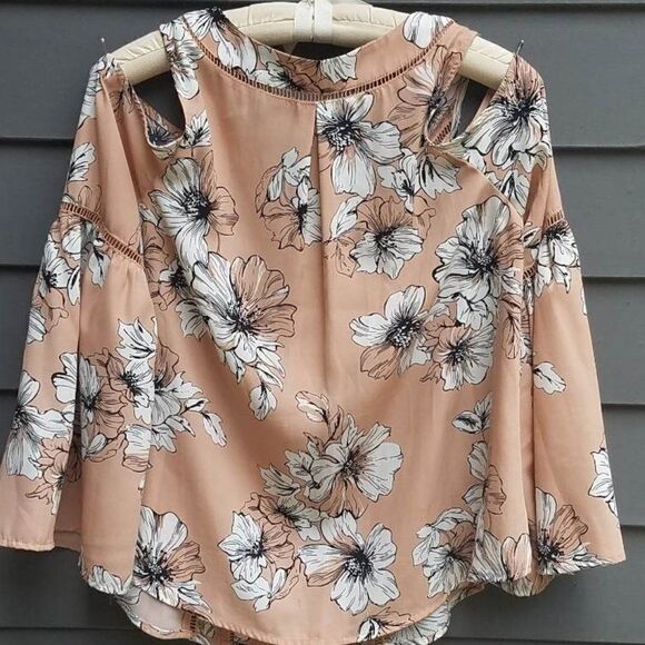 Blu Pepper Pinkish Beige Open Shoulder Boho floral Top Size Medium - Picture 3 of 10